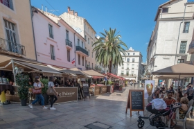 Numéro 1 de la location courte durée. - Première conciergerie Nîmes